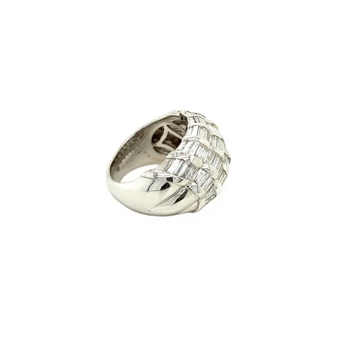 White gold mantle ring with diamond 18 krt