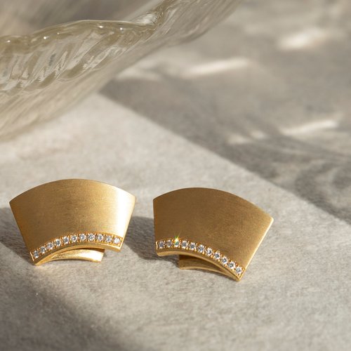 Moderne Ohrclips aus Gold mit Diamant 18 krt