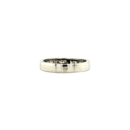 White gold ring with princess cut diamond 18 krt