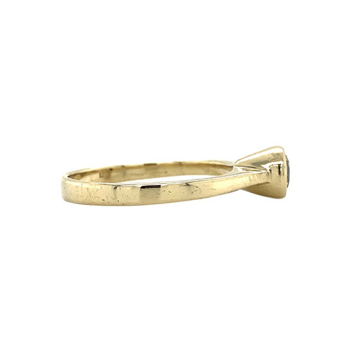 Gold solitaire ring with zirconia 14 krt