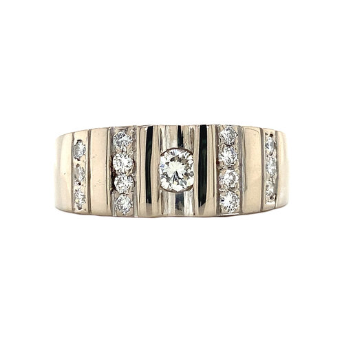 White gold ring with diamond 18 crt