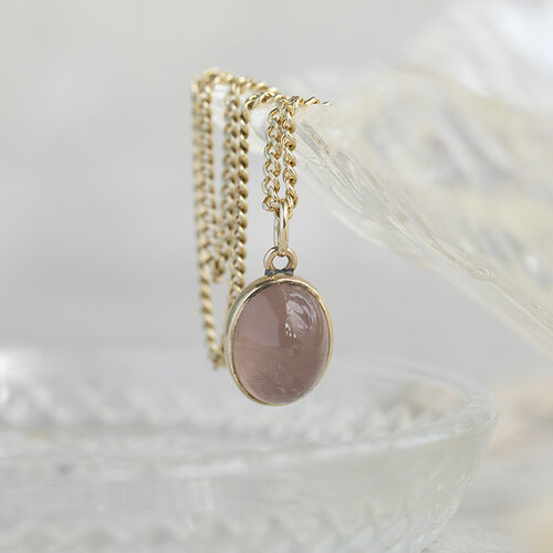 Pendant with rose quartz 9 krt