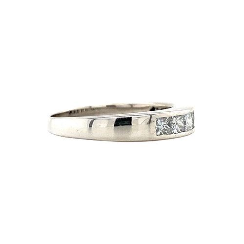 White gold row ring with diamond 18 crt