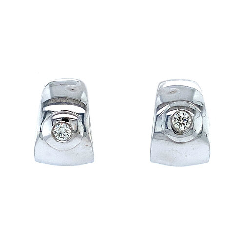 White gold stud earrings with 18 crt diamond