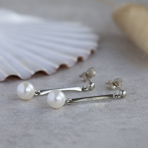 White gold ear jewelry with pearl 14 kt