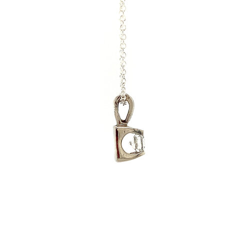 White gold solitaire pendant with 14 crt diamond