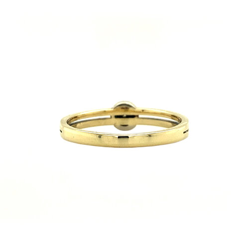 Gold solitaire ring with diamond 14 crt