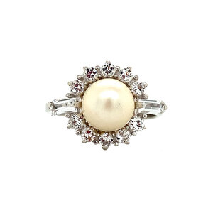 White gold entourage ring with pearl and zirconia 18 crt