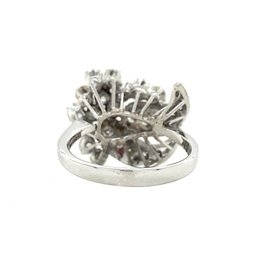 White gold cocktail ring with diamond 14 crt