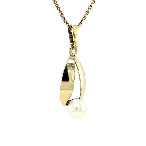 Gold pendant with pearl 14 crt