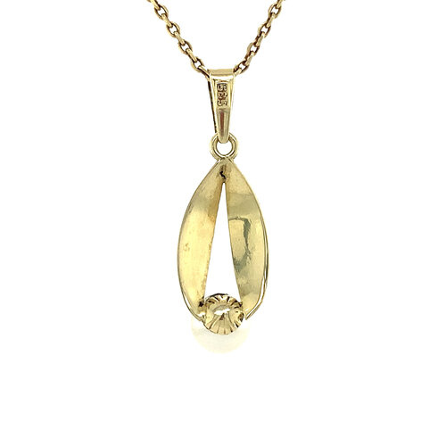 Gold pendant with pearl 14 crt