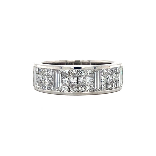 White gold ring with diamond 14 crt