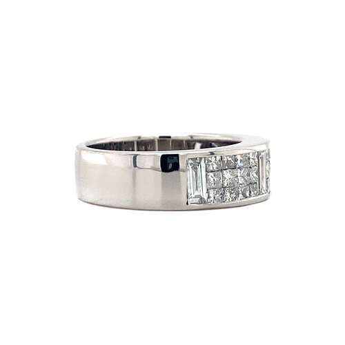 White gold ring with diamond 14 crt