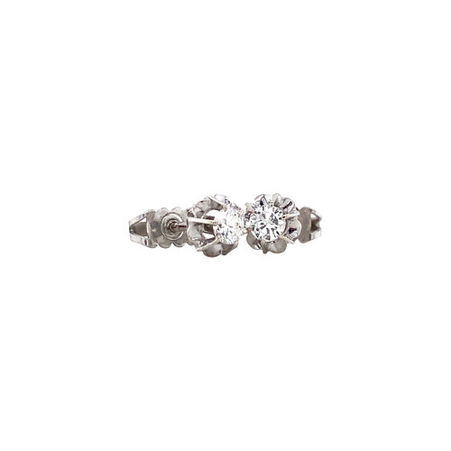 White gold solitaire stud earrings 14 kt