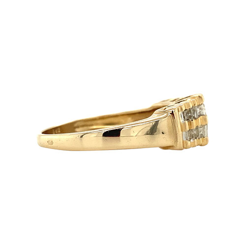 Gold staircase ring with diamond 14 crt