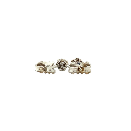 White gold solitaire stud earrings with 14 kt diamond