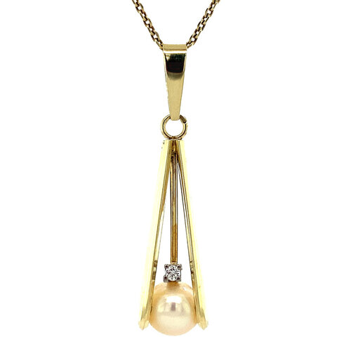 Gold pendant with diamond and pearl 14 crt