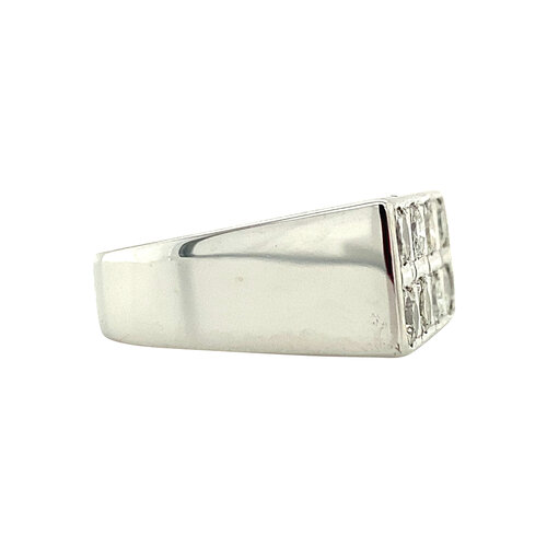 White gold ring with diamond 14 crt