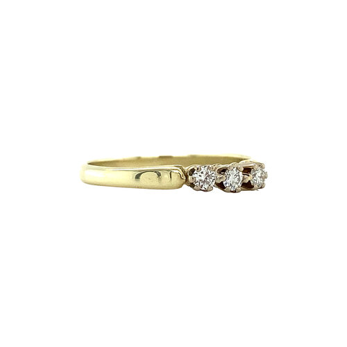 Gold ring with diamond 14 crt