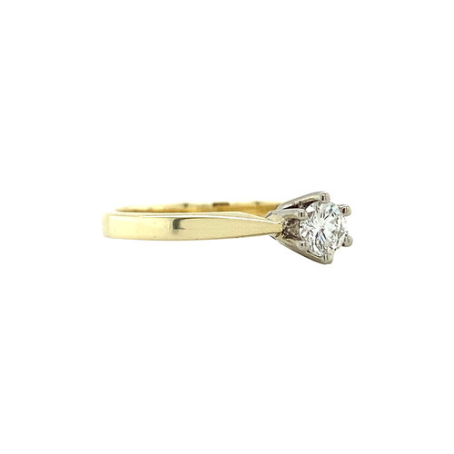 Gouden solitair ring met diamant 14 krt