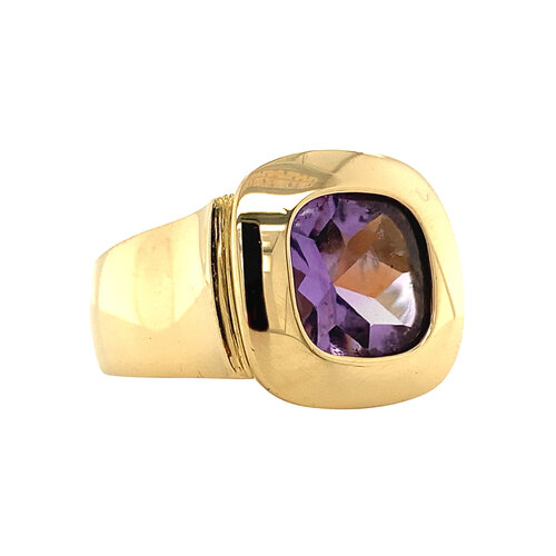 Gold ring with amethyst 18 crt