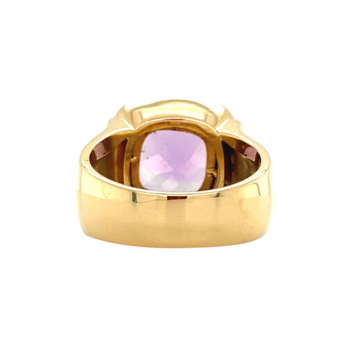 Gold ring with amethyst 18 crt