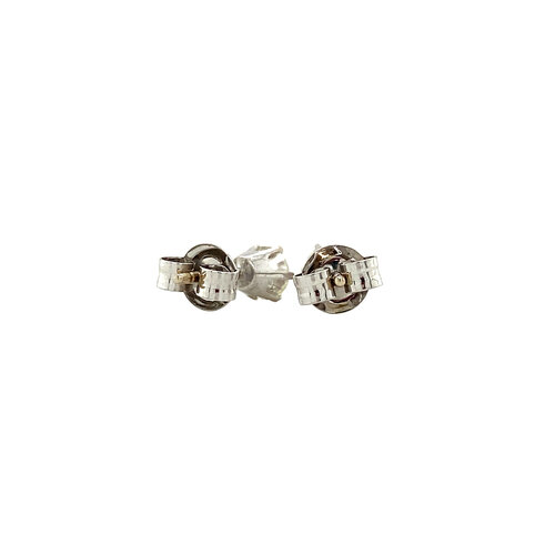 Witgouden solitair oorstekers met diamant 0.76ct. 18 krt