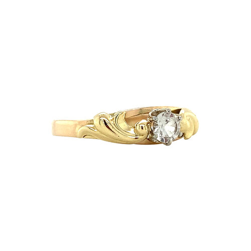 Gold ring with zirconia 14 crt