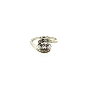 White gold ring with diamond 14 crt