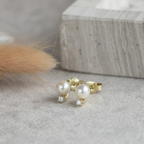 Gold stud earrings with pearl and diamond 14 crt