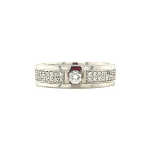 White gold ring with diamond 14 crt