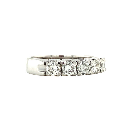 White gold row ring with diamond 18 crt