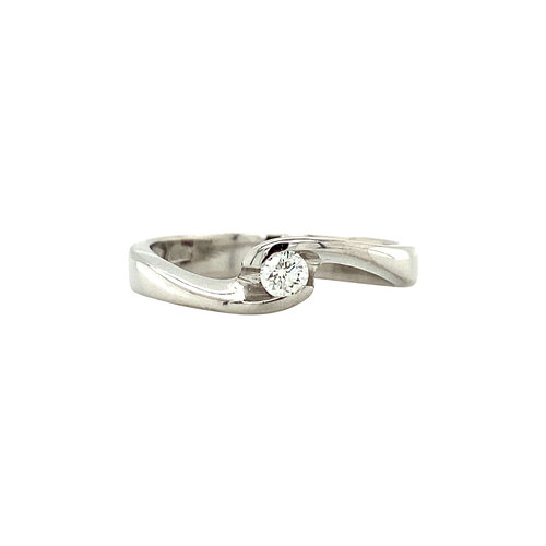 White gold ring with diamond 18 crt
