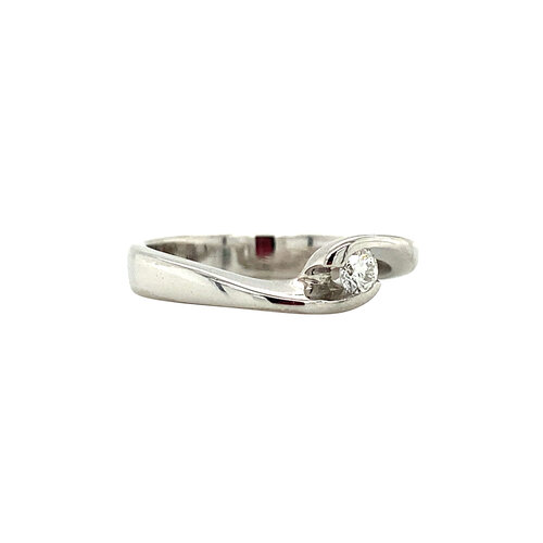 White gold ring with diamond 18 crt