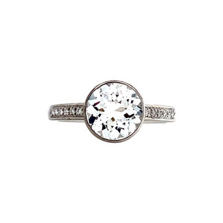 White gold ring with zirconia 14 carat