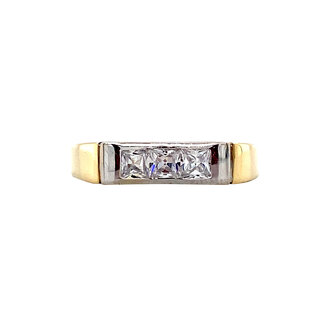 14 karat gold ring with zirconia