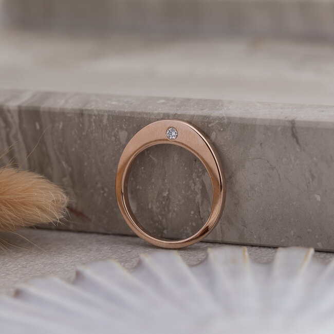 Rosegouden ring met diamant 14 karaat