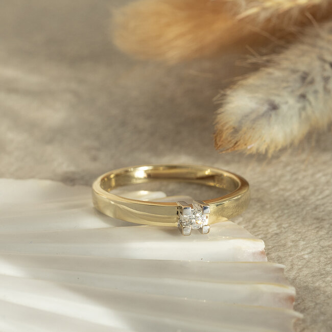 Gouden solitair ring met diamant 14 krt* nieuw