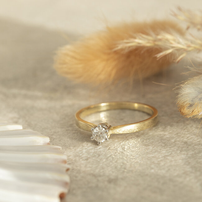 Gouden solitair ring met diamant 14 karaat* nieuw