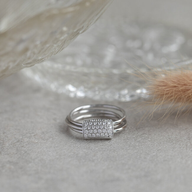 Weißgoldener Ring mit Diamant 18 kt* neu