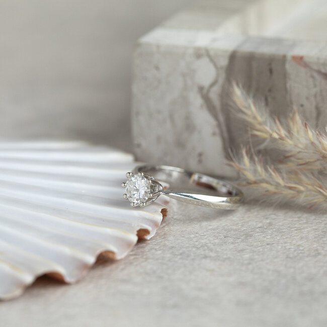 Witgouden solitair ring met diamant 18 krt