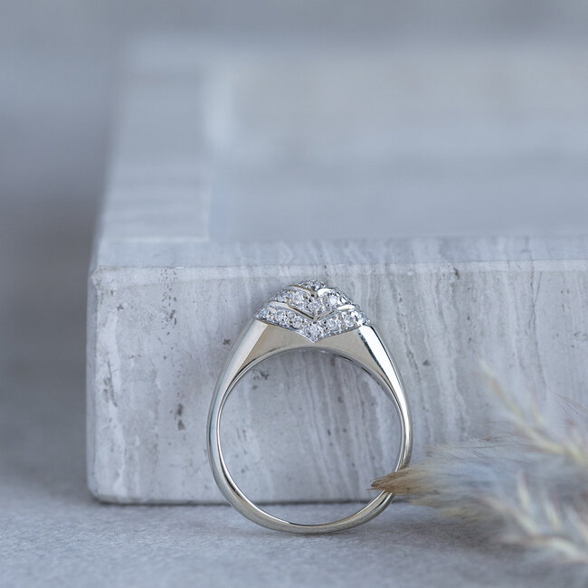 Witgouden ring met diamant 14 krt