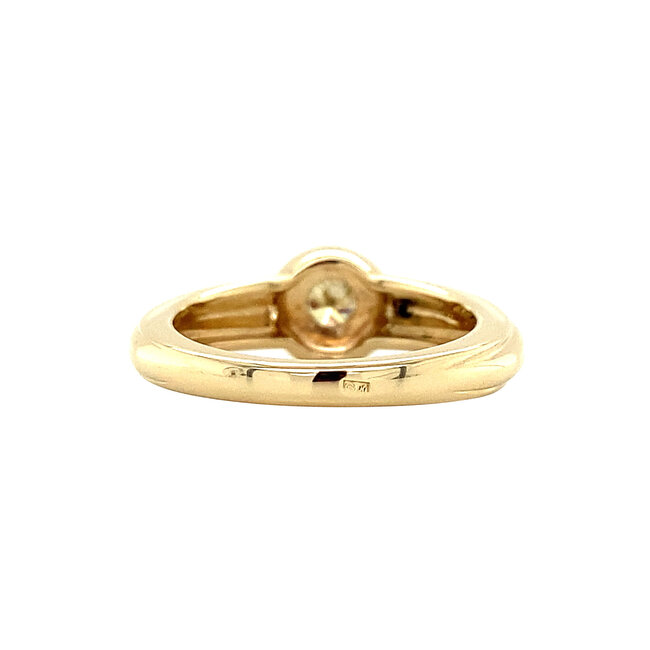14 kt gold solitaire ring with diamond