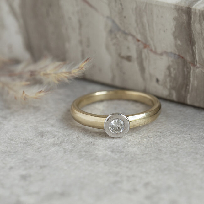 Gold solitaire ring with diamond 14 kt* new