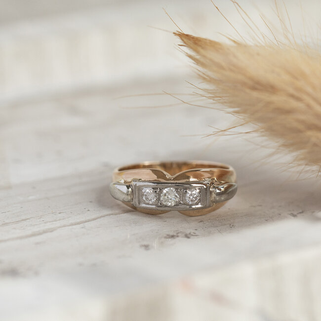 Gold ring with diamond 14 kt