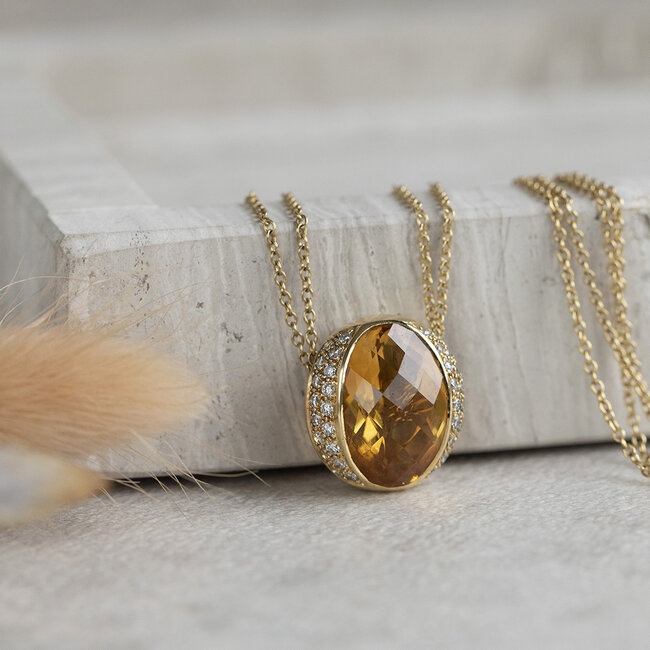 Gouden collier met citrien en diamant hanger 18 karaat