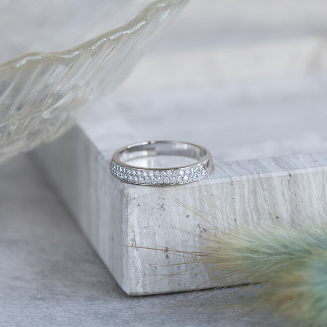 Witgouden Bigli ring met diamant 18 krt