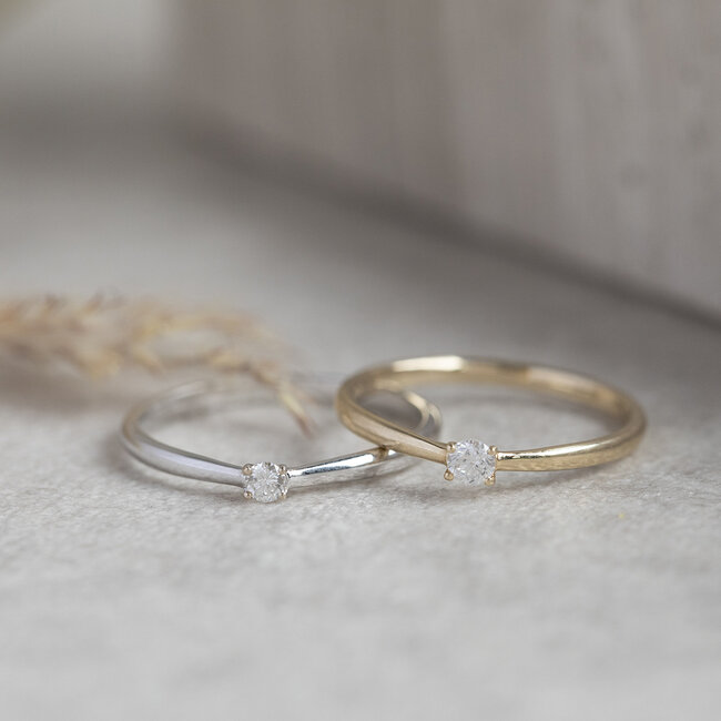 Weißgoldener Solitärring mit Diamant 14 kt* neu