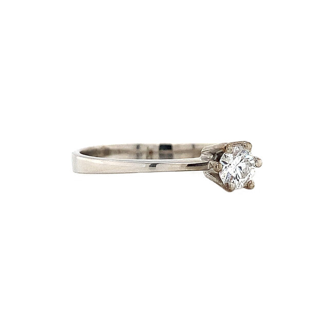 White gold solitaire ring with diamond 14 kt