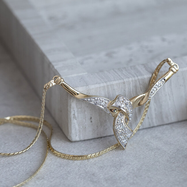 Gouden choker met diamant 14 karaat